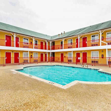 Oyo Hotel San Antonio Lackland Near Seaworld Eksteriør billede
